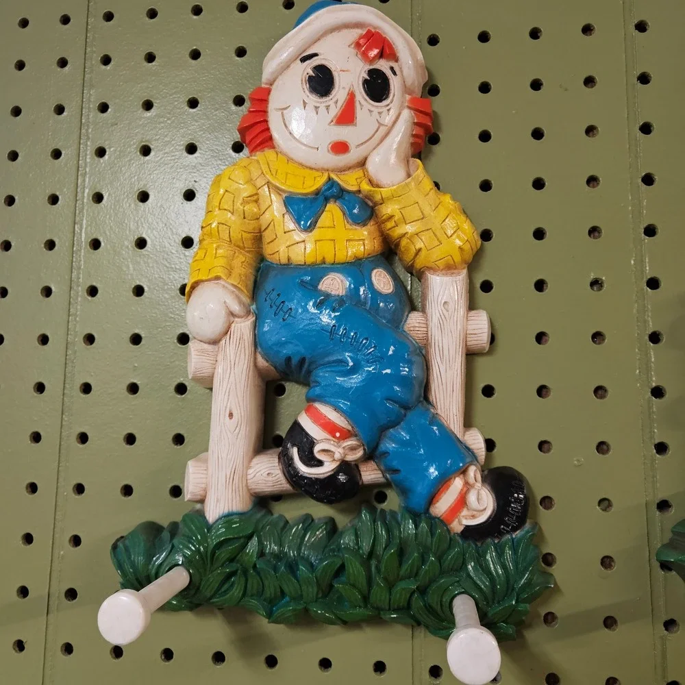 1977 Bobbs-Merrill Raggedy‎ Ann & Andy Plastic Coat Hanger Set of 2